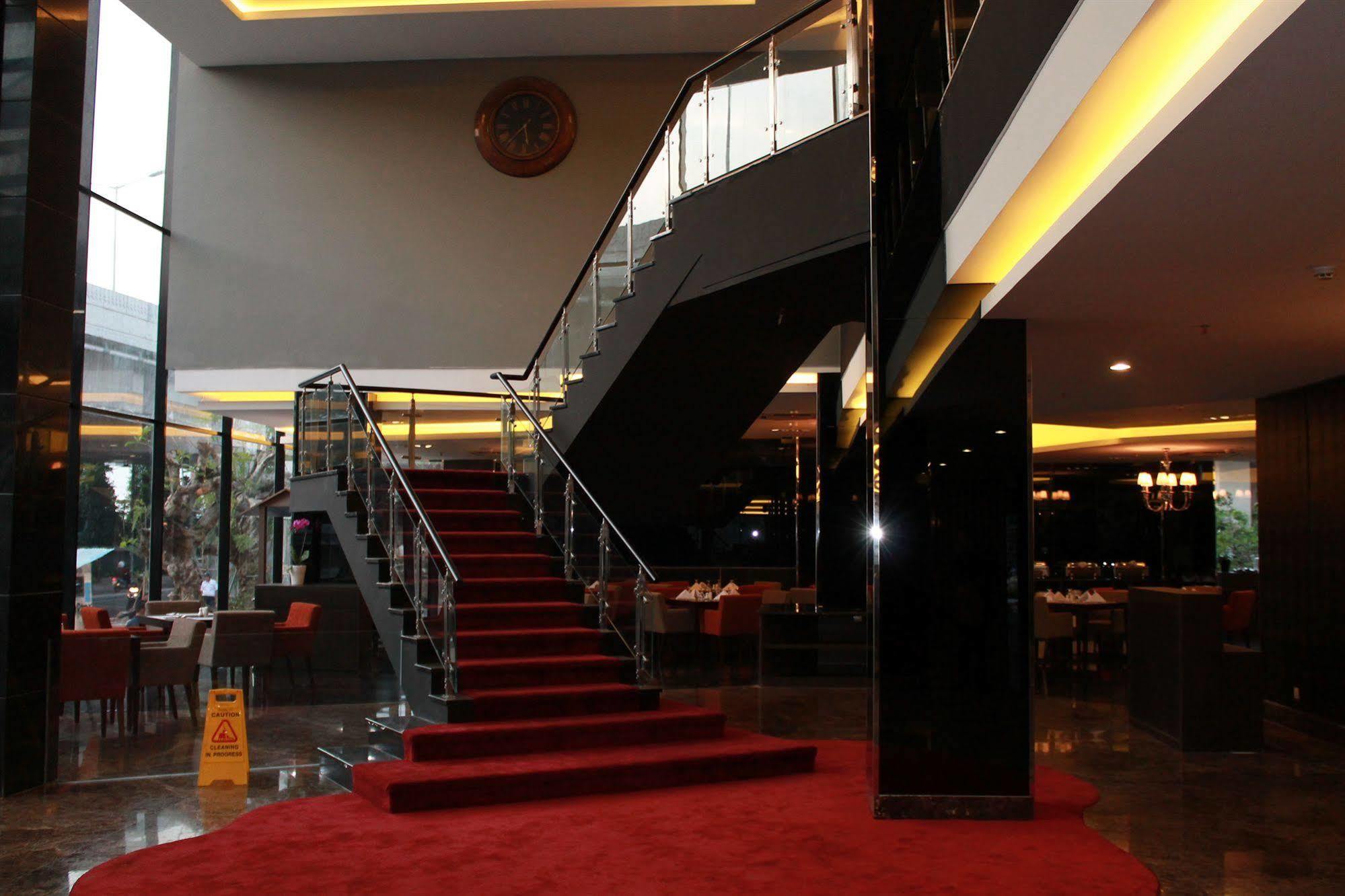 Amaroossa Cosmo 4* Jakarta